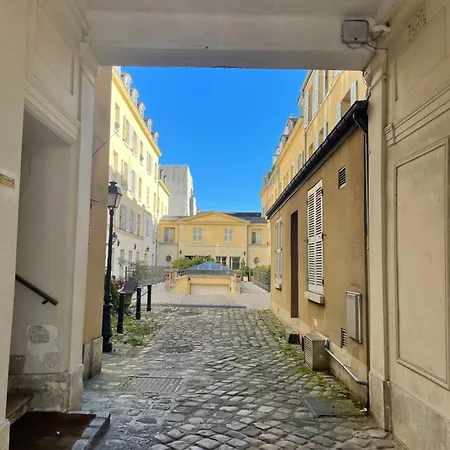Maison De - Chateau Versailles